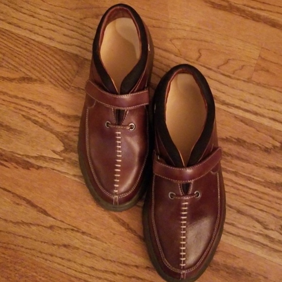 Shoes - Picture 1 of 4